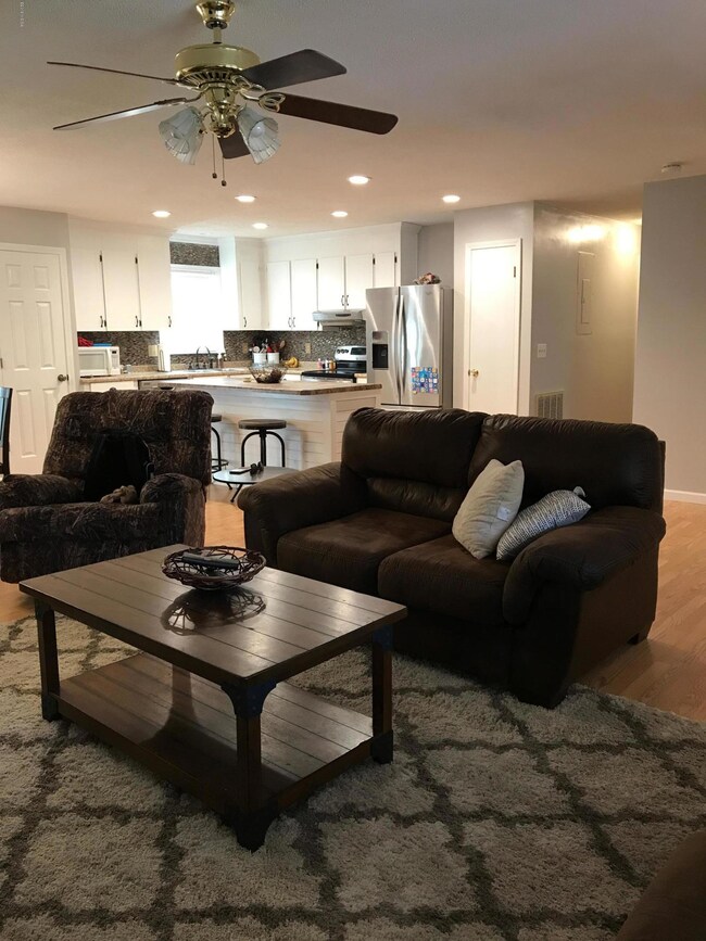 137 Country World Dr, Macon, GA 31211 - photo 3