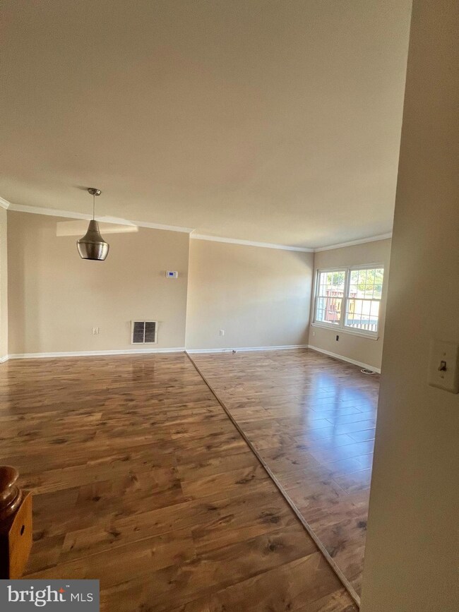 12350 Herrington Manor Dr, Silver Spring, MD 20904 - photo 3