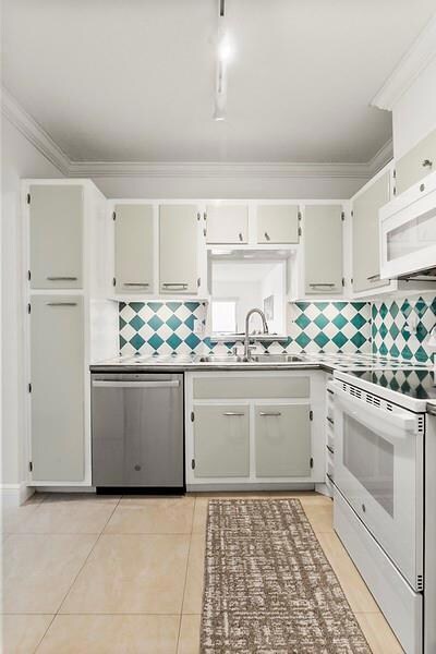 Starlight Towers unit 6A, Lauderdale By the Sea, FL 33308 - photo 5