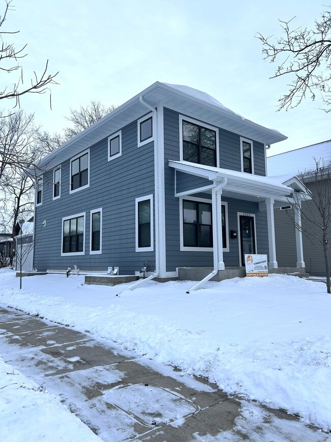 1222 25th Ave N, Minneapolis, MN 55411 - photo 2