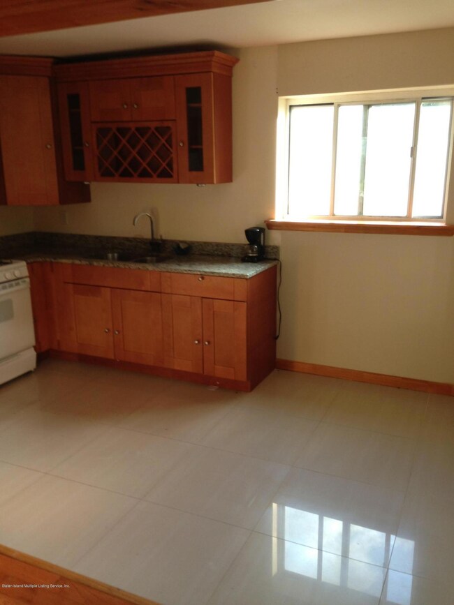 18 Harbor View Ct unit 158, Staten Island, NY 10301 - photo 5