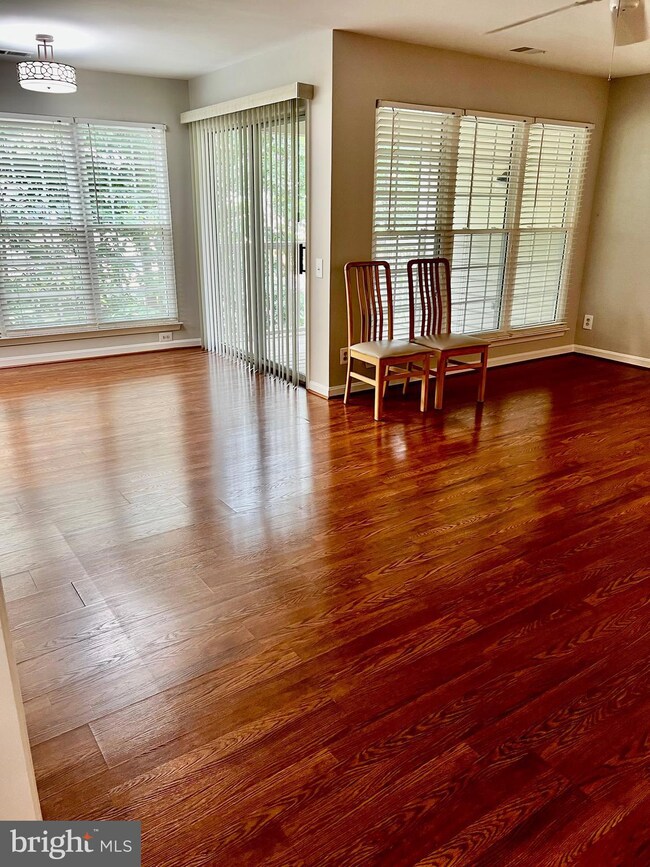 11188 Rienzi Place unit 203, Manassas, VA 20109 - photo 6