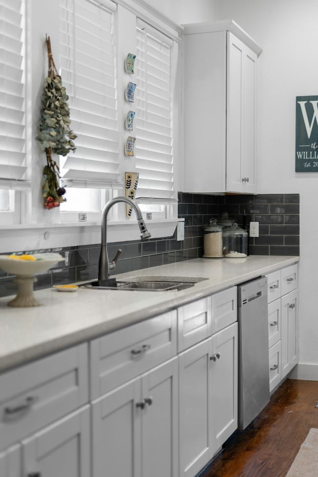 222 S Edgefield Ave, Dallas, TX 75208 - photo 7