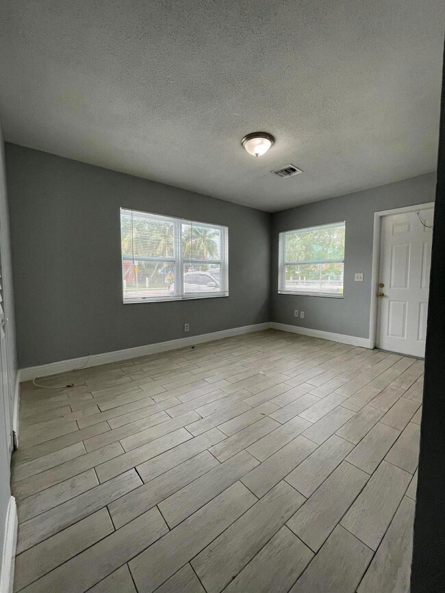 3011 Windsor Ave unit 1, West Palm Beach, FL 33407 - photo 7