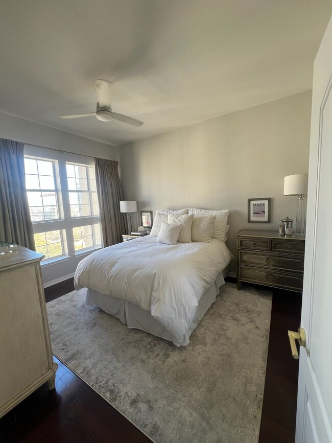 Renaissance On Turtle Creek unit 1706, Dallas, TX 75219 - photo 3