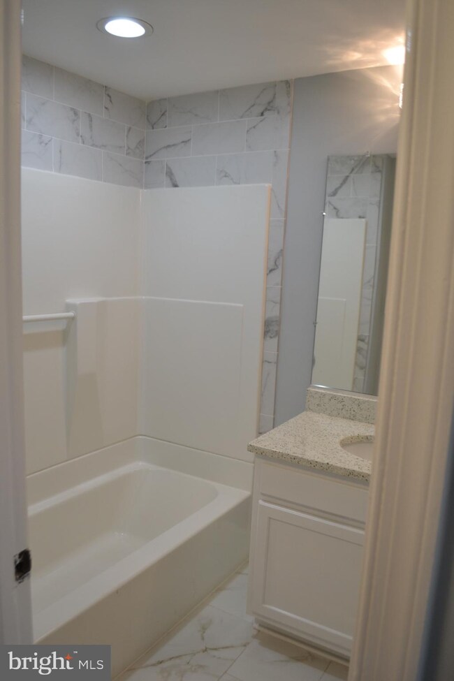 7714 Frederick Rd, Hyattsville, MD 20784 - photo 4