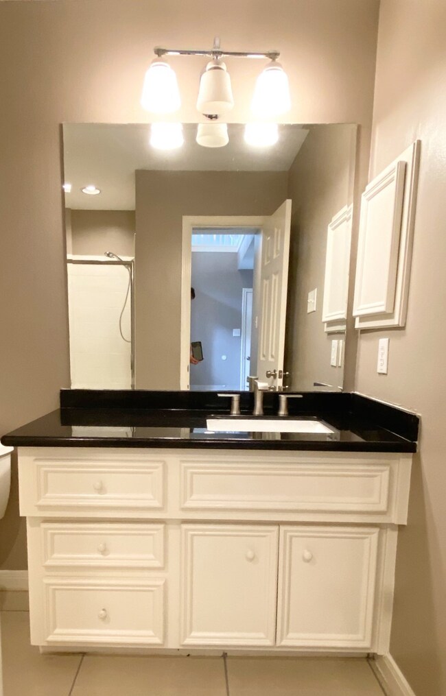 First Floor Full Bathroom
