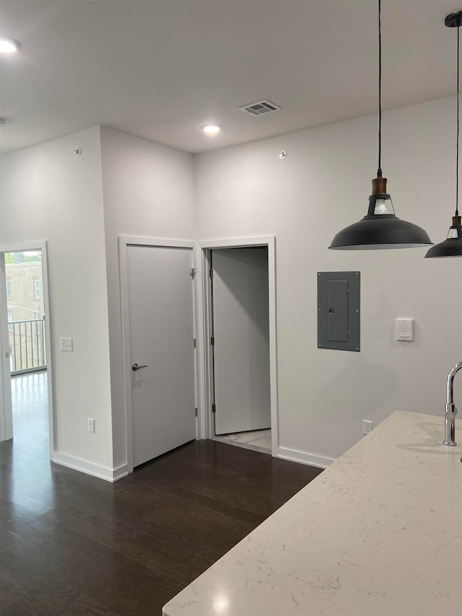 275 Broadway unit 302, Bayonne, NJ 07002 - photo 2