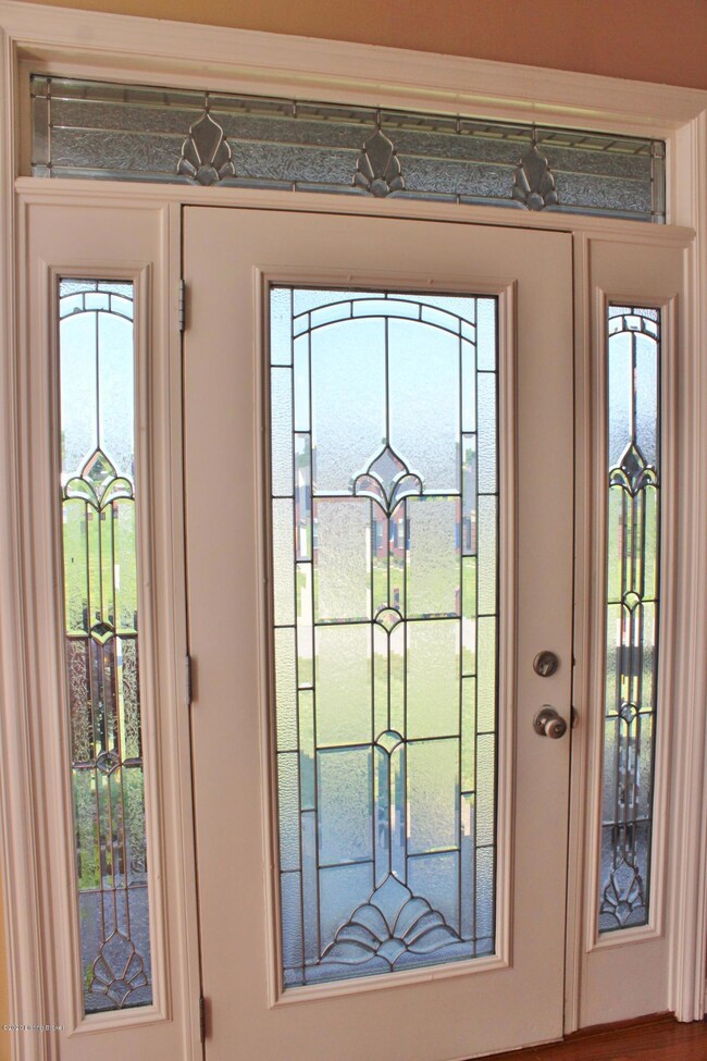 211 Eagles Bluff Ct, Shepherdsville, KY 40165 - photo 4