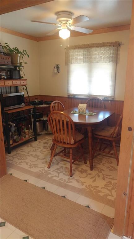Eating area off kitchen