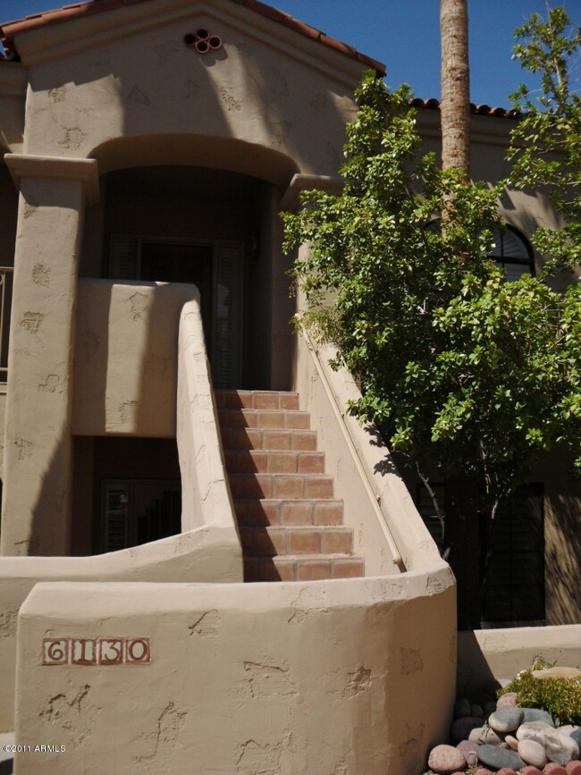 Entry Staircase (2)