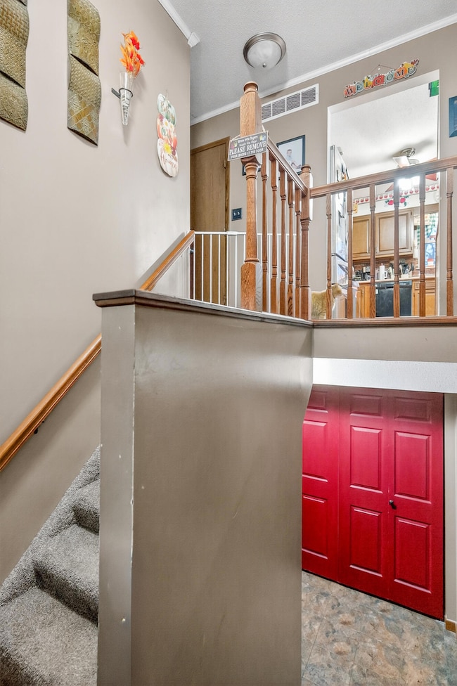 828 N West, Sidney-6