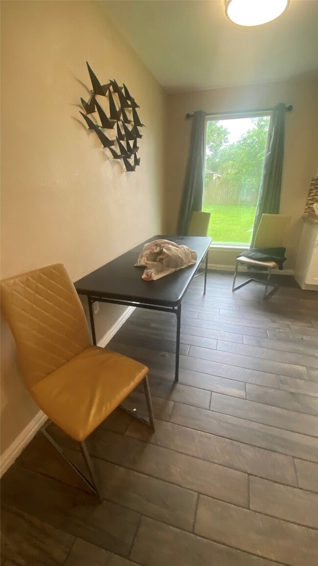 418 Plymouth St, Houston, TX 77022 - photo 7