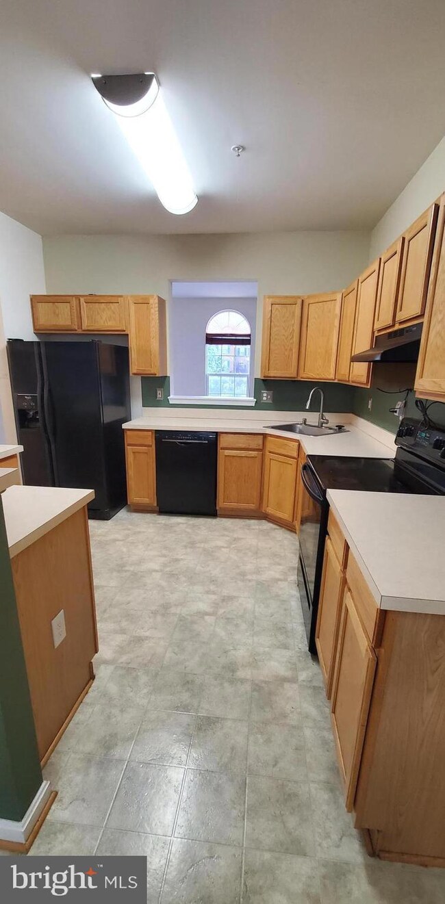 10258 Housely Place, White Plains, MD 20695 - photo 2