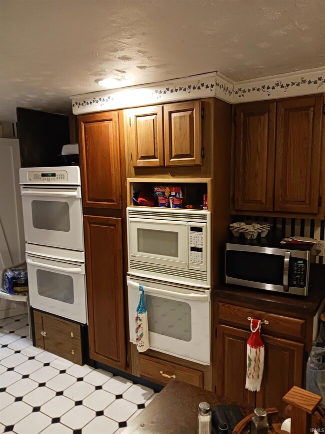 301 S Franklin St, Mentone, IN 46539 - photo 3