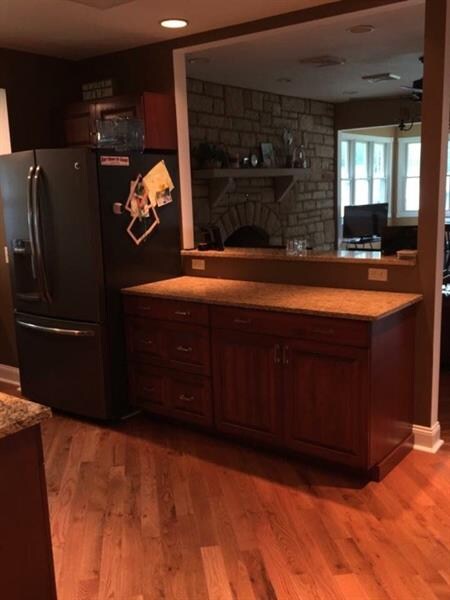 LOOKING INTO FAMILY ROOM