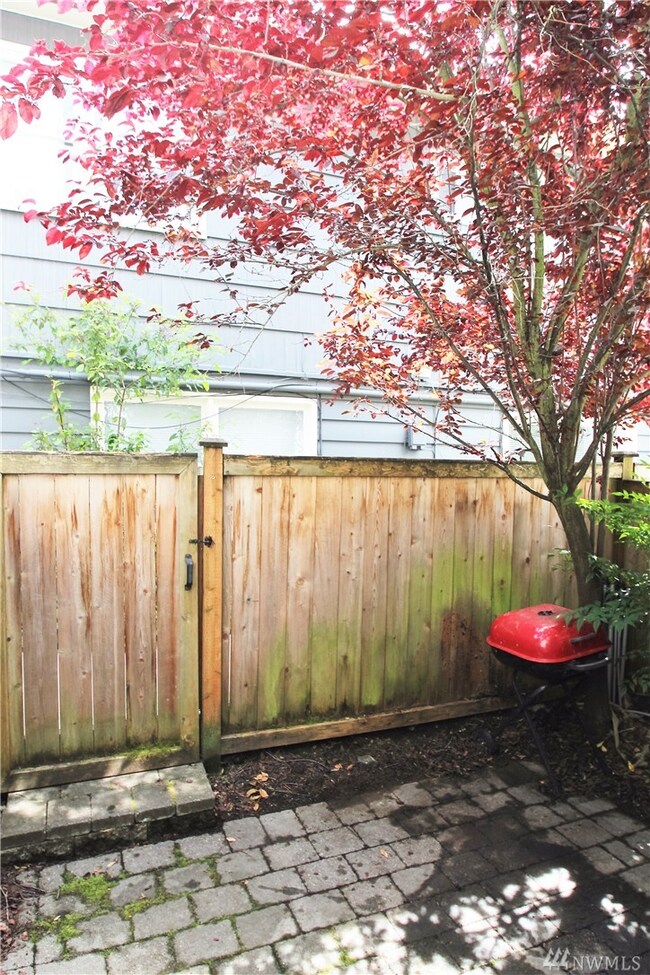 9239 35th Ave SW unit B, Seattle, WA 98126 - photo 6