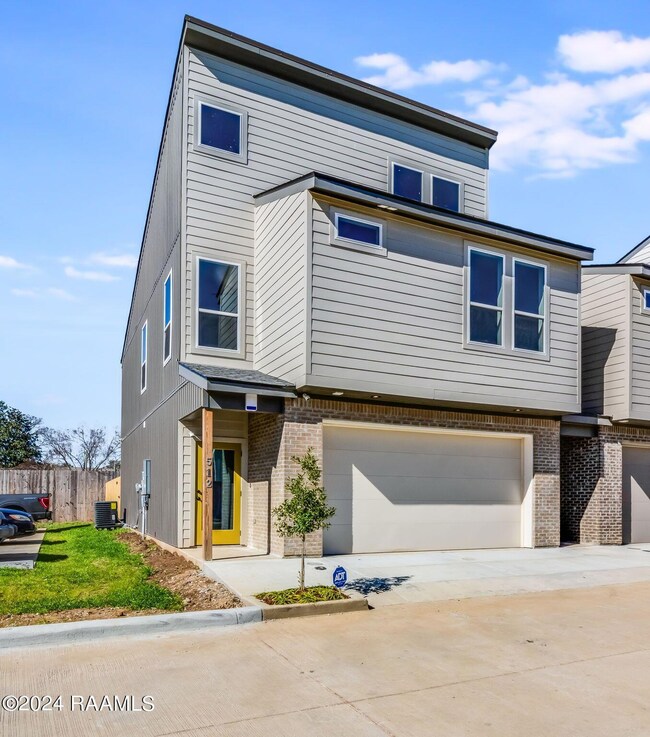 16-web-or-mls-512 Highland Oaks Ln-16