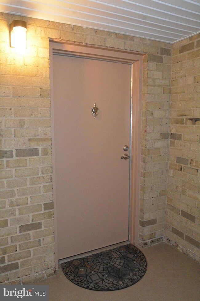 8852 Spiral Cut, Columbia, MD 21045 - photo 2