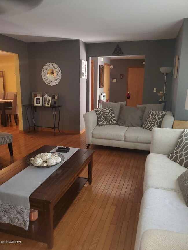 281 Somerset Dr, East Stroudsburg, PA 18301 - photo 2