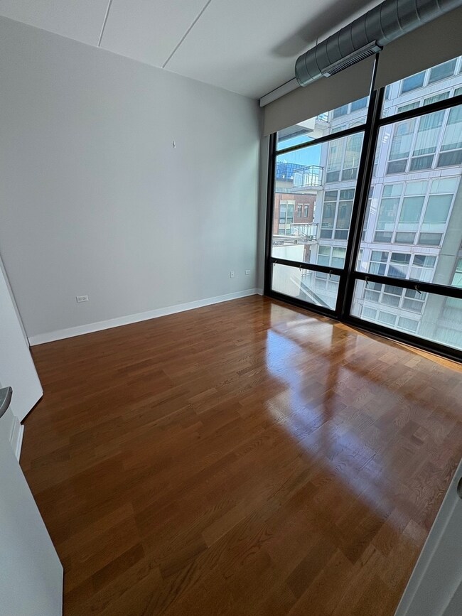 650 W Wayman St unit 406, Chicago, IL 60661 - photo 5