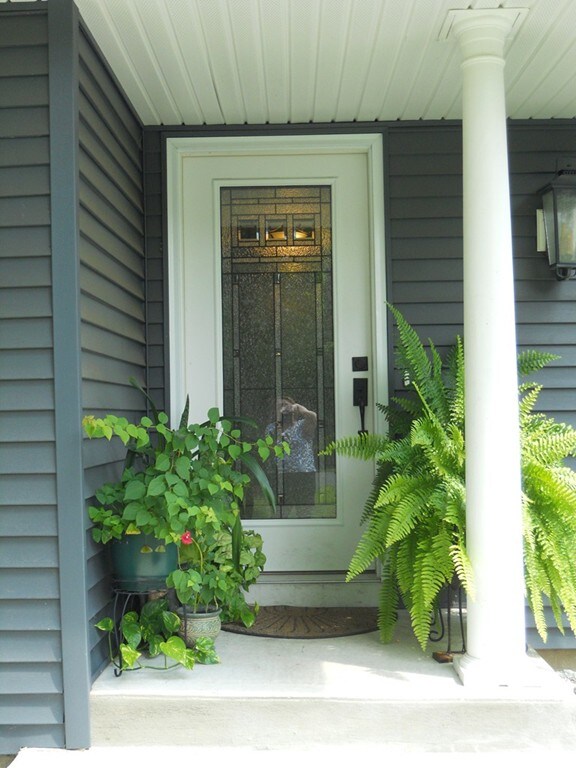 59 Mueller Rd, Holyoke, MA 01040 - photo 3