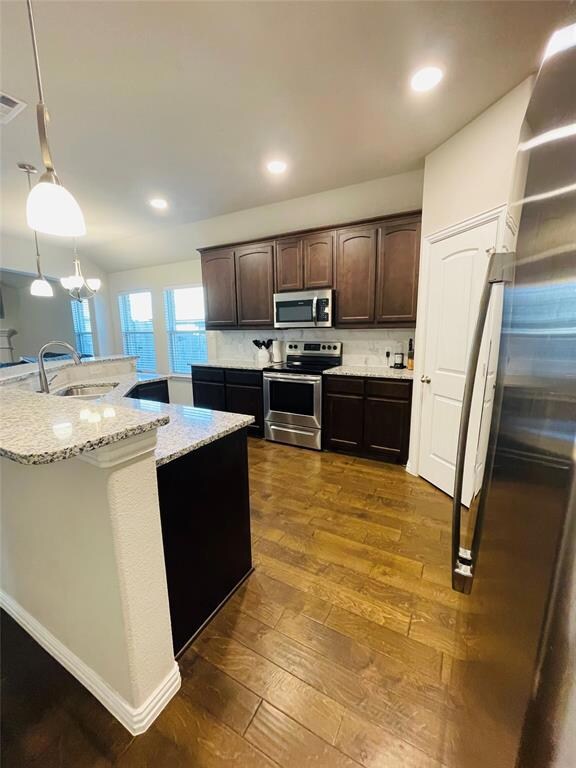 1809 Vallana Dr, Gainesville, TX 76240 - photo 5