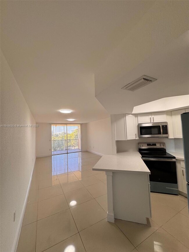 8205 Lake Dr unit 501, Doral, FL 33166 - photo 4