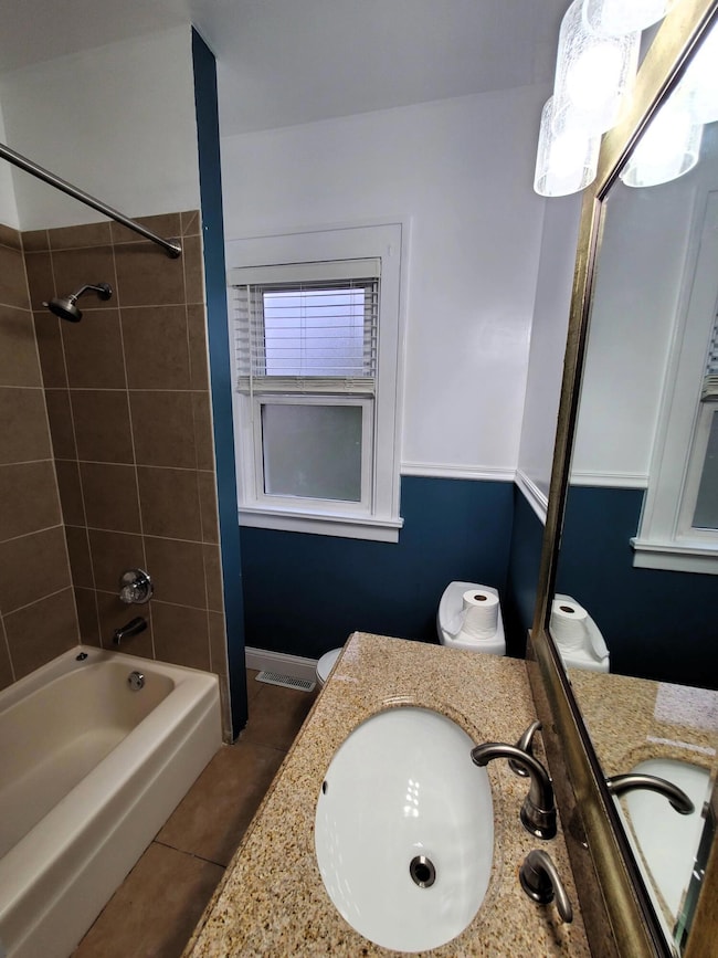 138 N Grant St, Crown Point, IN 46307 - photo 4