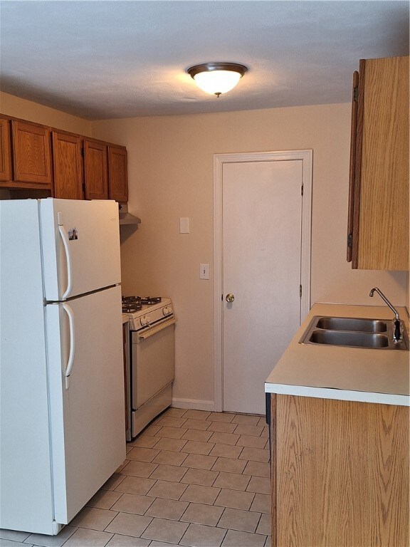 34 Manchester St unit J, West Warwick, RI 02893 - photo 3