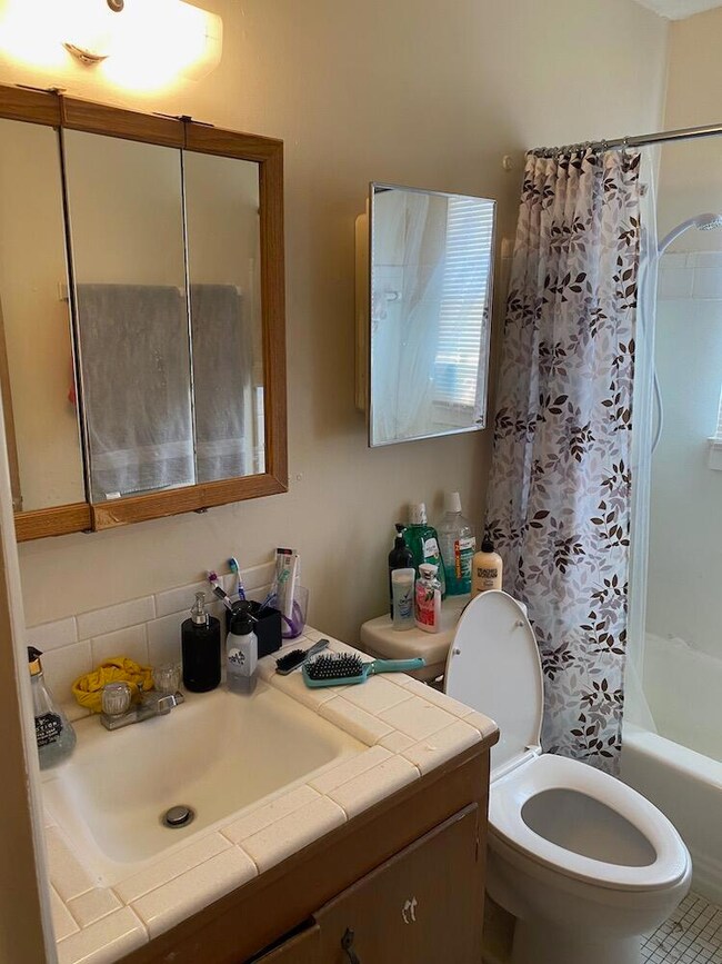 Bathroom (2806)
