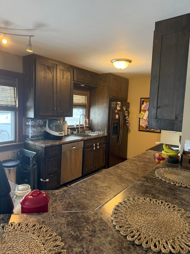 209 S 9th Ave, Vinton, IA 52349 - photo 3