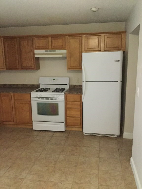 260 Fountain St unit D4, Fall River, MA 02721 - photo 3