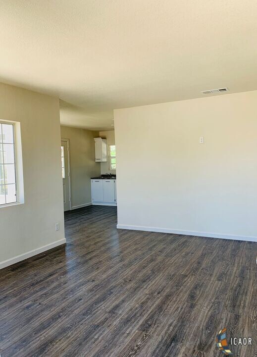 783 El Centro Ave, El Centro, CA 92243 - photo 5