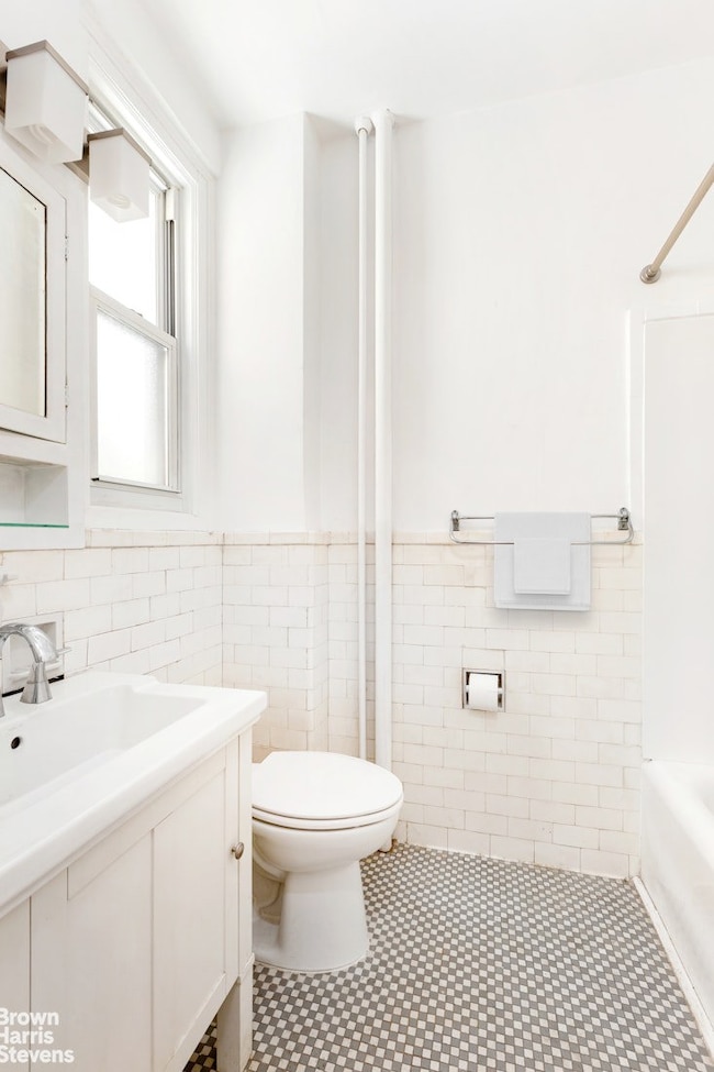 27 W 55th St unit 44, New York, NY 10019 - photo 4