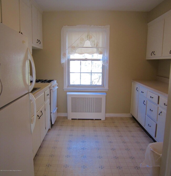 46 C Pinckney Rd-7:Kitchen