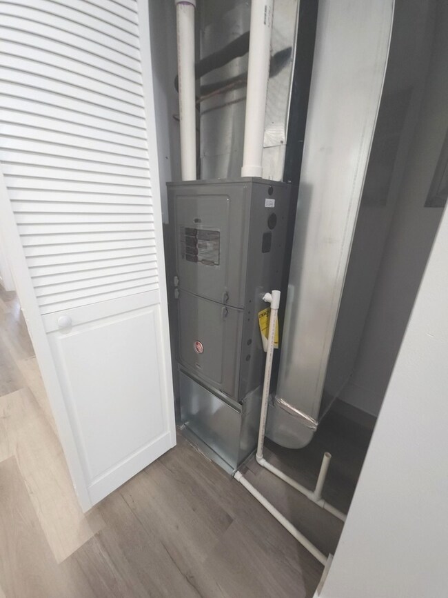 3626 W Grenshaw St, Chicago, IL 60624 - photo 6