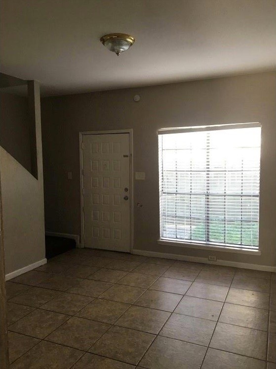 8714 Village of Fondren Dr unit 8714, Houston, TX 77071 - photo 5