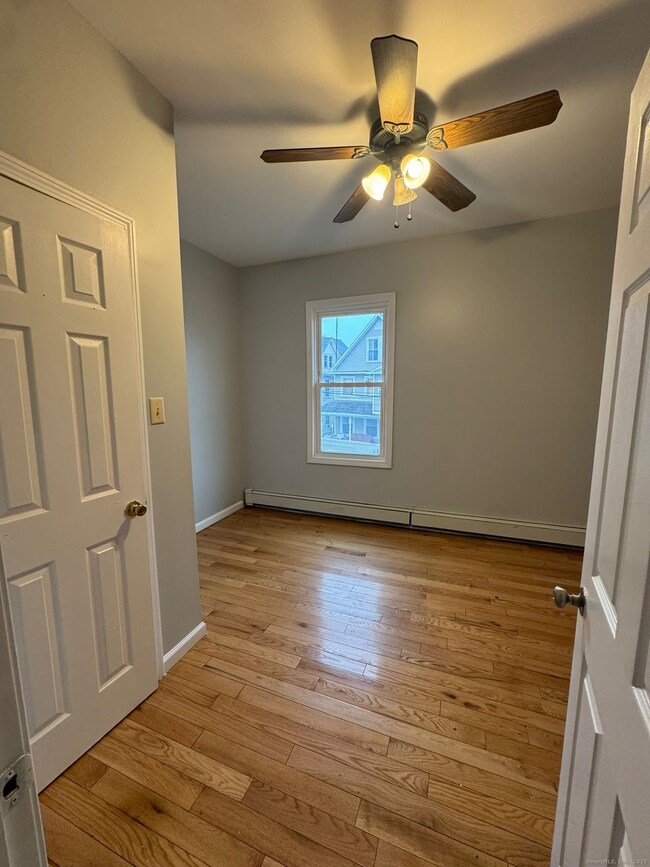 150 Norman St unit 2nd floor, Bridgeport, CT 06605 - photo 5