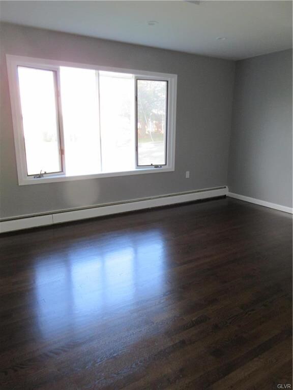 Nicely refinished HW floors in Living Room, & 1st 