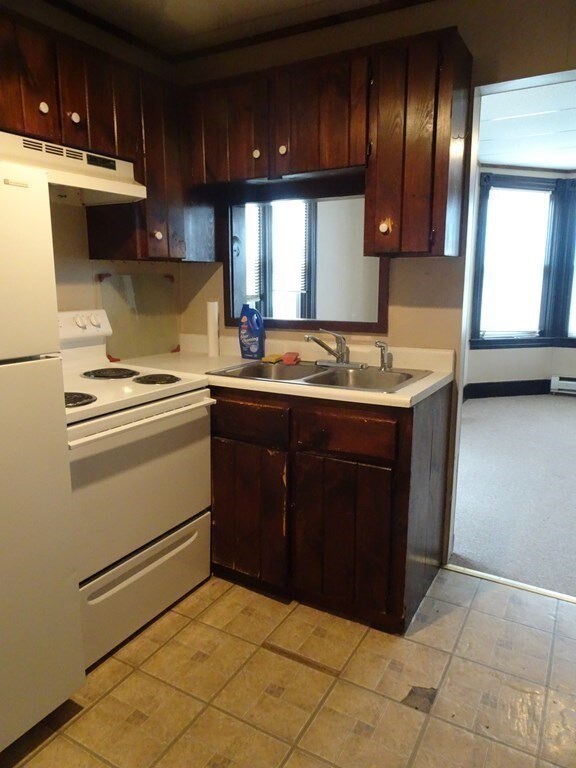 56 Pine St, Warren, MA 01083 - photo 4