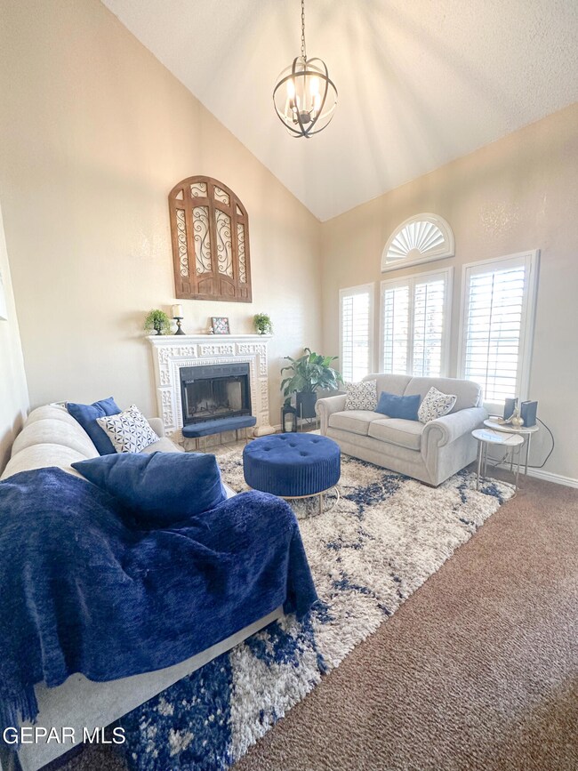 13936 Roslyn Dr, Horizon City, TX 79928 - photo 5