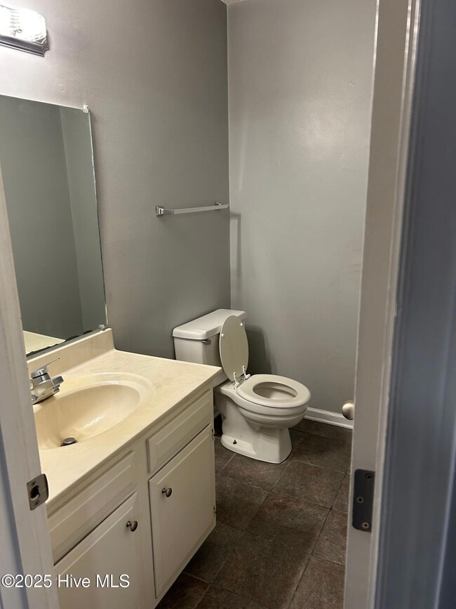 108 N Onsville Place, Jacksonville, NC 28546 - photo 5