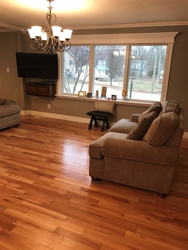 100 Cherry St, Loogootee, IN 47553 - photo 2