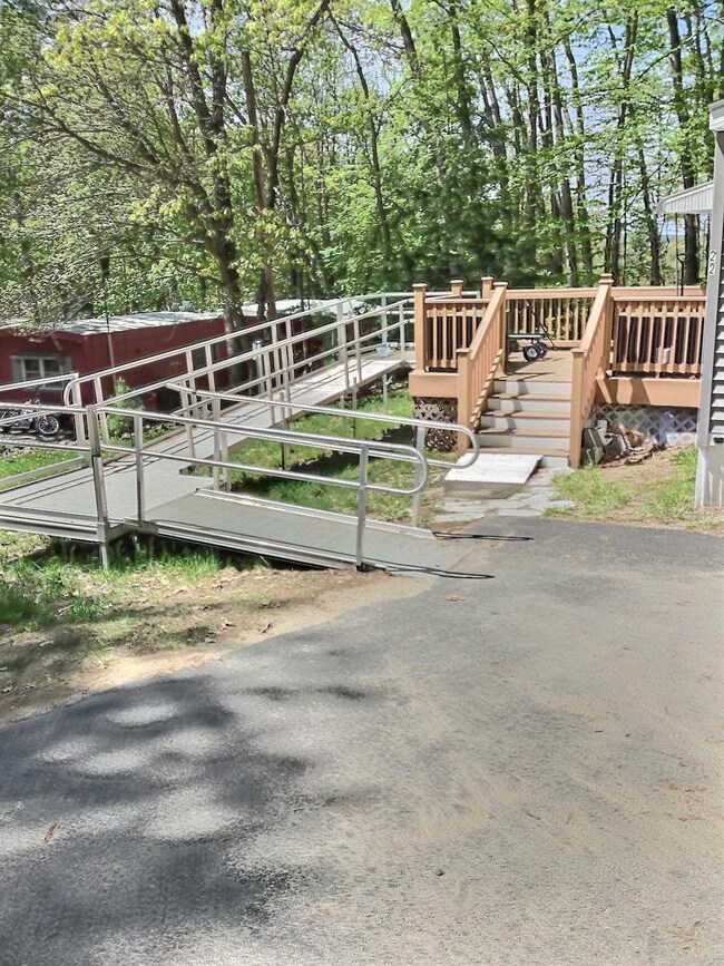 22 Sullivan Dr, Allenstown, NH 03275 - photo 2