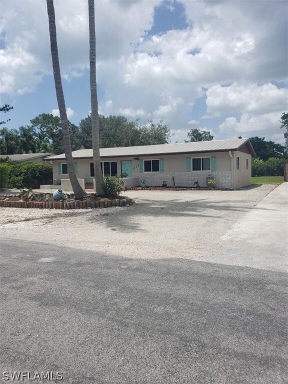 1225 Michigan Ave, Naples, FL 34103 - photo 2