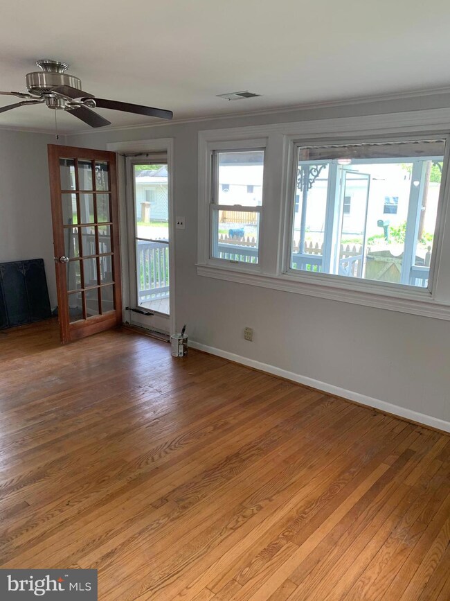 4718 Frederick Ave, Shady Side, MD 20764 - photo 5