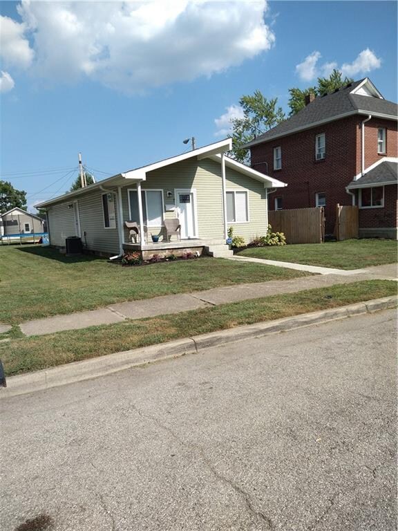 137 S 4th Ave, Beech Grove, IN 46107 - photo 2