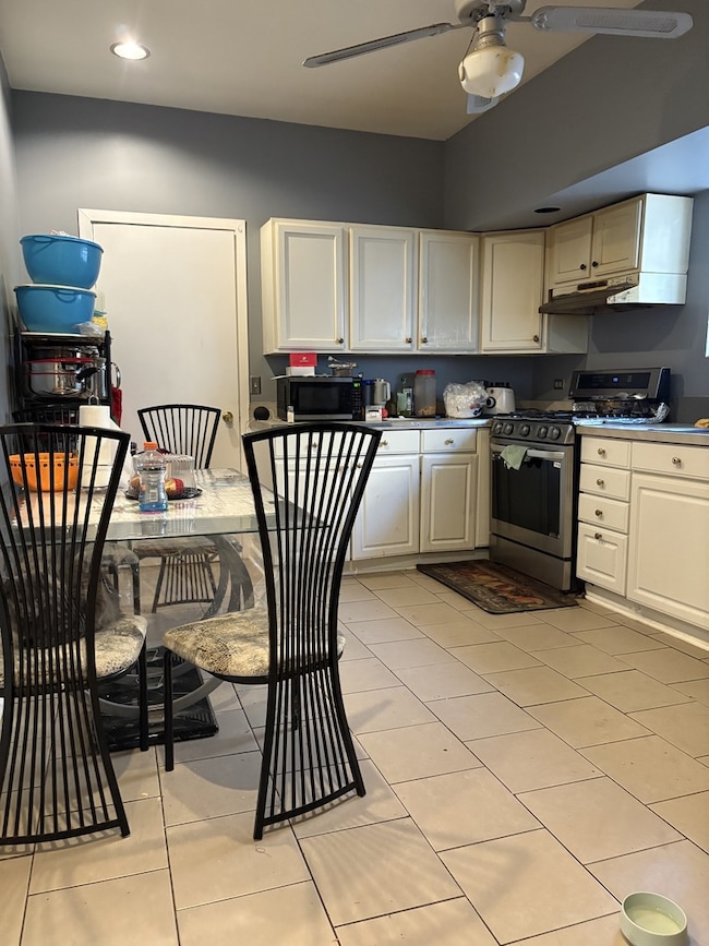 3924 N Sawyer Ave, Chicago, IL 60618 - photo 6