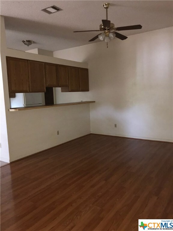 1303 N Bishop St unit 1305, San Marcos, TX 78666 - photo 4